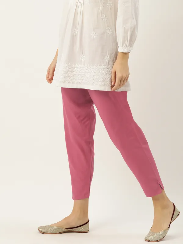 Rust_Pure_Cotton_Two_Pockets_Mid-RIse_Regular_Fit_Cropped_Pant