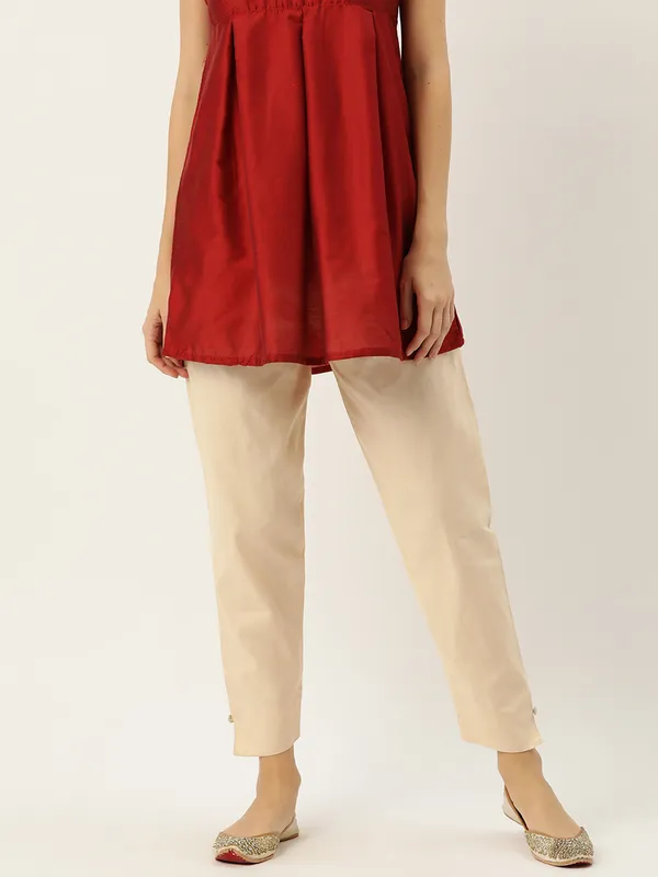 Cream_Pure_Cotton_Two_Pockets_Mid-RIse_Regular_Fit_Cropped_Pant