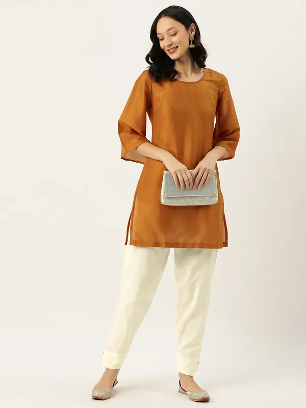 Skin_Pure_Cotton_Two_Pockets_Mid-RIse_Regular_Fit_Cropped_Pant