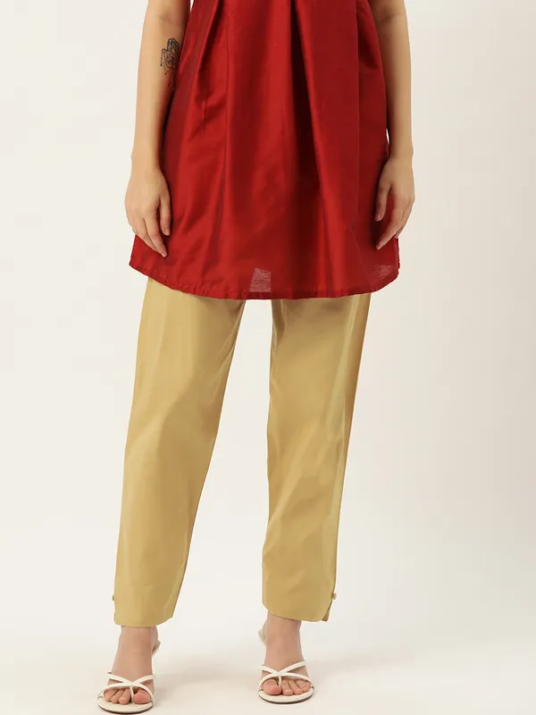Beige_Pure_Cotton_Two_Pockets_Mid-RIse_Regular_Fit_Cropped_Pant