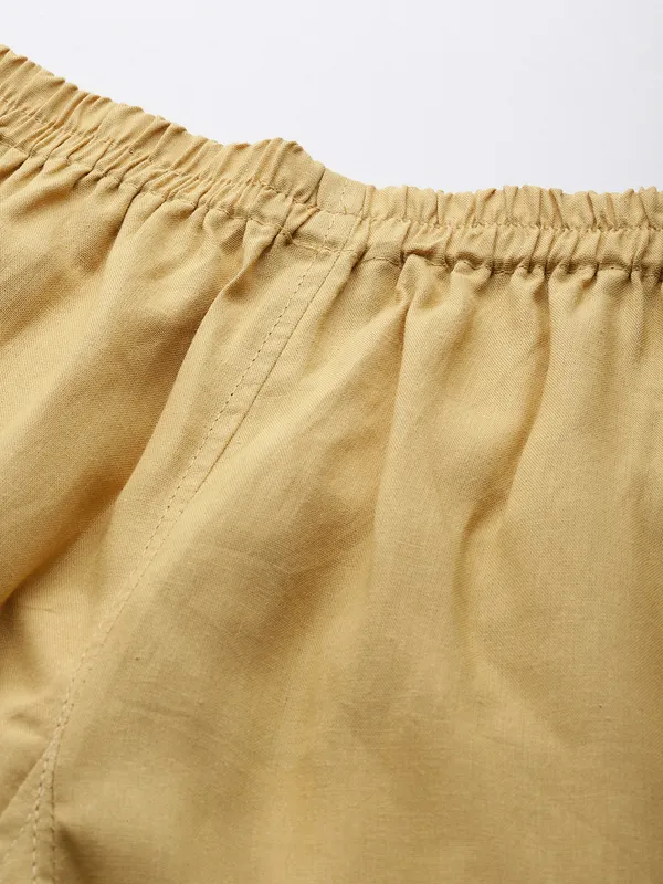 Beige_Pure_Cotton_Two_Pockets_Mid-RIse_Regular_Fit_Cropped_Pant