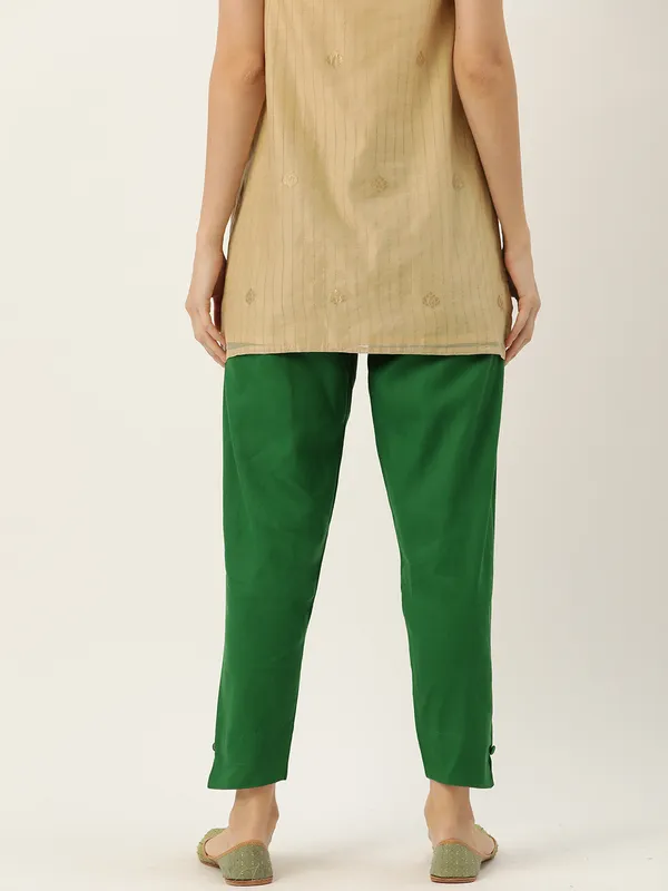 Green_Pure_Cotton_Two_Pockets_Mid-RIse_Regular_Fit_Cropped_Pant