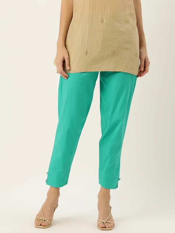Sea_Green_Pure_Cotton_Two_Pockets_Mid-RIse_Regular_Fit_Cropped_Pant