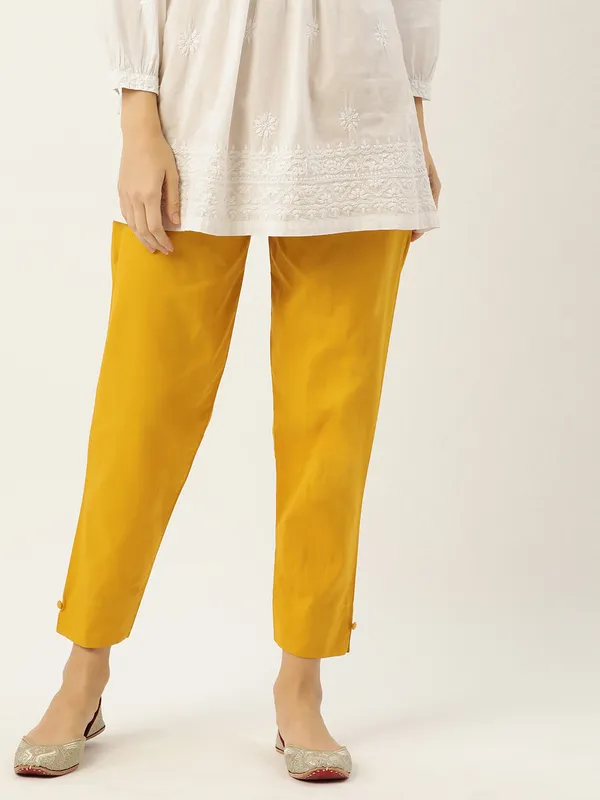 Mustard_Pure_Cotton_Two_Pockets_Mid-RIse_Regular_Fit_Cropped_Pant