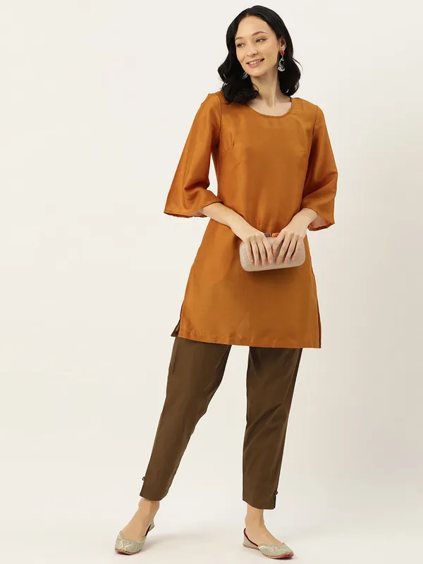 Brown_Pure_Cotton_Two_Pockets_Mid-RIse_Regular_Fit_Cropped_Pant