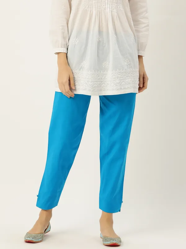 Sky_Blue_Pure_Cotton_Two_Pockets_Mid-RIse_Regular_Fit_Cropped_Pant