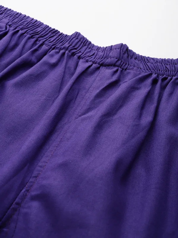 Violet_Pure_Cotton_Two_Pockets_Mid-RIse_Regular_Fit_Cropped_Pant