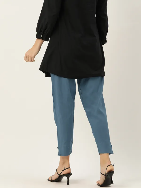 Grey_Cool_Pure_Cotton_Two_Pockets_Mid-RIse_Regular_Fit_Cropped_Pant