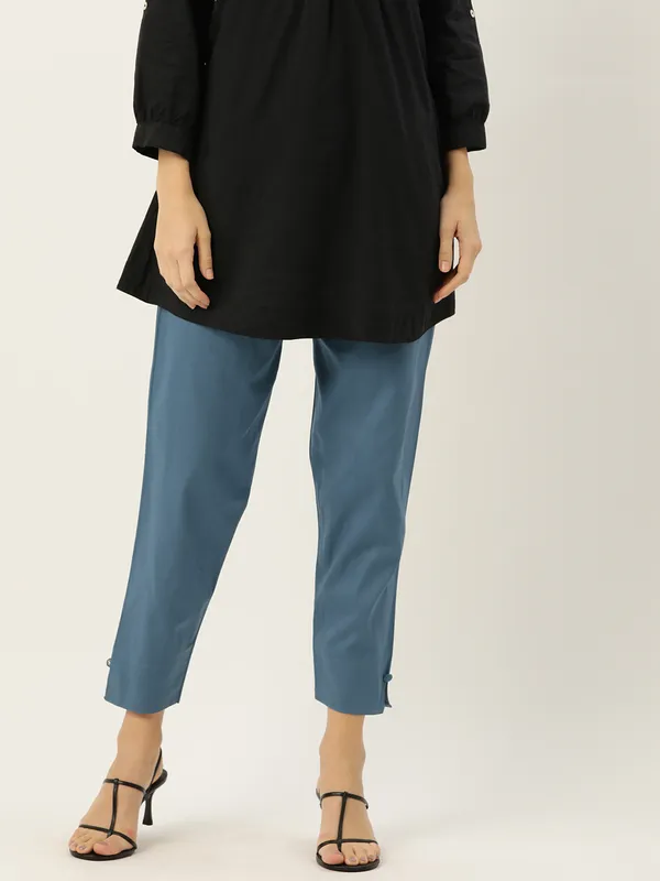 Grey_Cool_Pure_Cotton_Two_Pockets_Mid-RIse_Regular_Fit_Cropped_Pant