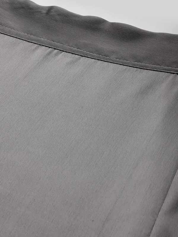 Steel_Grey_Elastane_Flared_Saree_Petticoat_For_Women