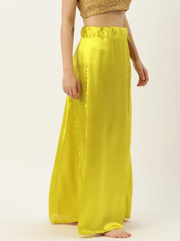 Yellow_Green_Elastane_Flared_Saree_Petticoat_For_Women