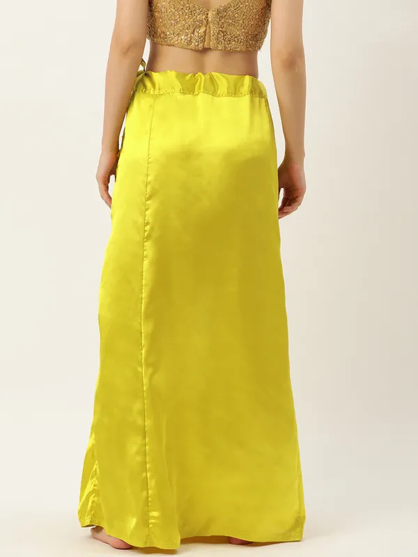 Yellow_Green_Elastane_Flared_Saree_Petticoat_For_Women