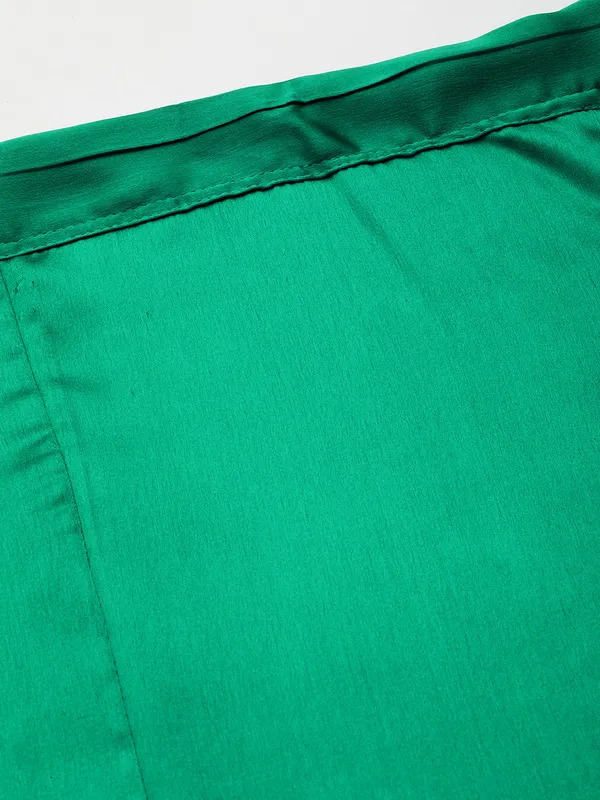 Peacock_Green_Elastane_Flared_Saree_Petticoat_For_Women