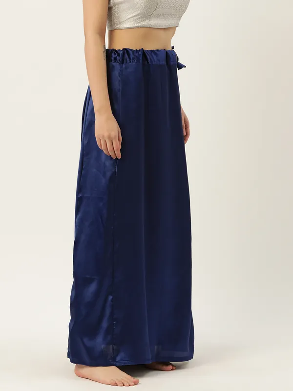 Royal_Blue_Elastane_Flared_Saree_Petticoat_For_Women