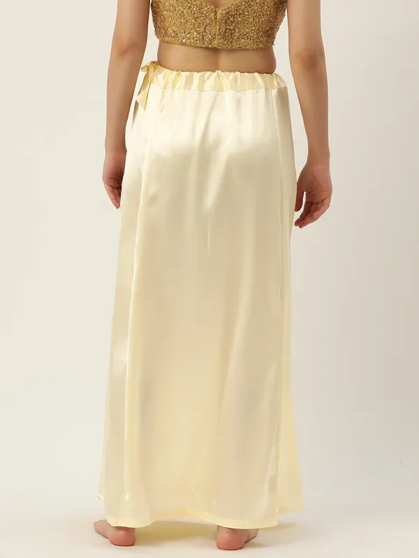 Cream_Elastane_Flared_Saree_Petticoat_For_Women