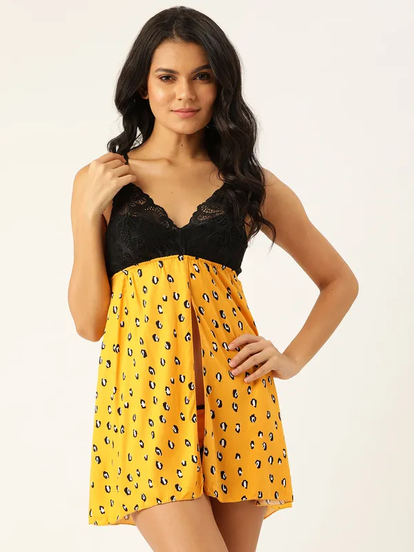 Yellow_Printed_Babydoll_Lingerie/Nighty_With_Thong_Panty
