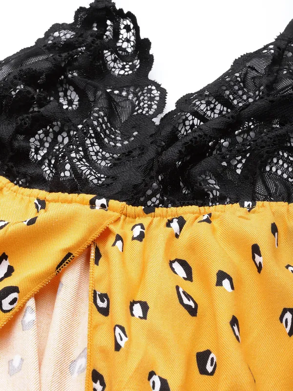 Yellow_Printed_Babydoll_Lingerie/Nighty_With_Thong_Panty
