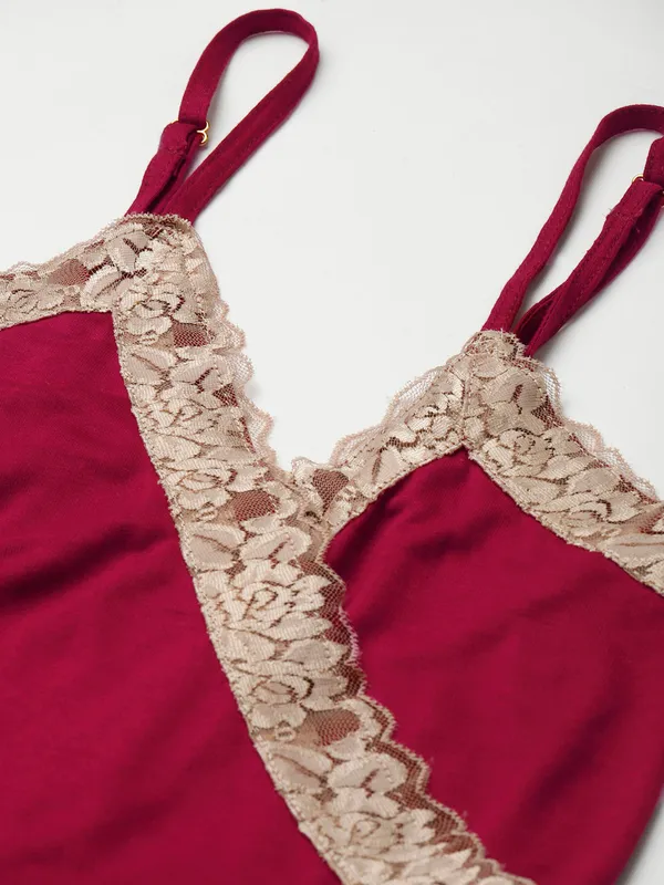 Maroon_Solid_Finish_Nightwear/_Nighty_With_Modal_Fabric_And_Lace_For_Women