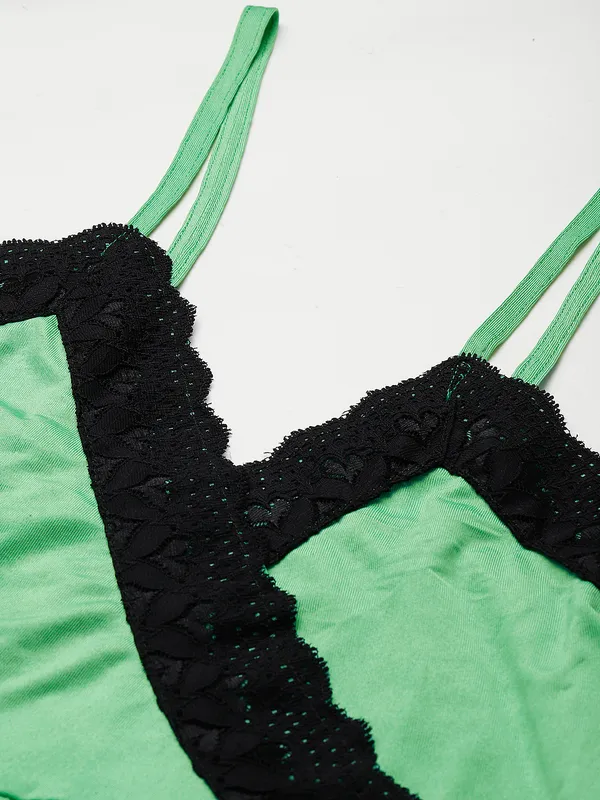 Parrot_Green_Solid_Finish_Nightwear/_Nighty_With_Cotton_Fabric_And_Lace_For_Women