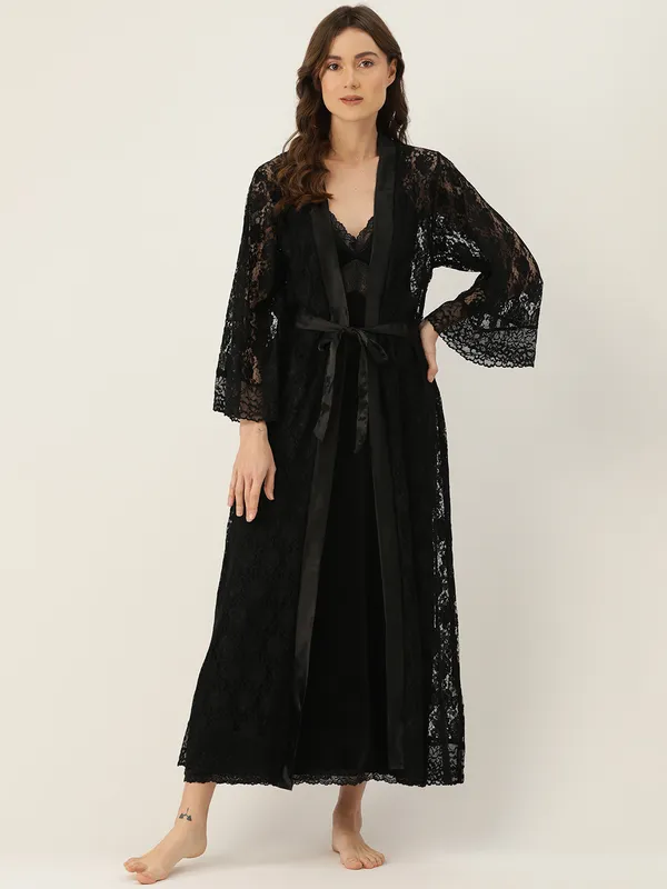 Black_Nightwear/Nightsuit_And_Matching_Robe_With_Lace