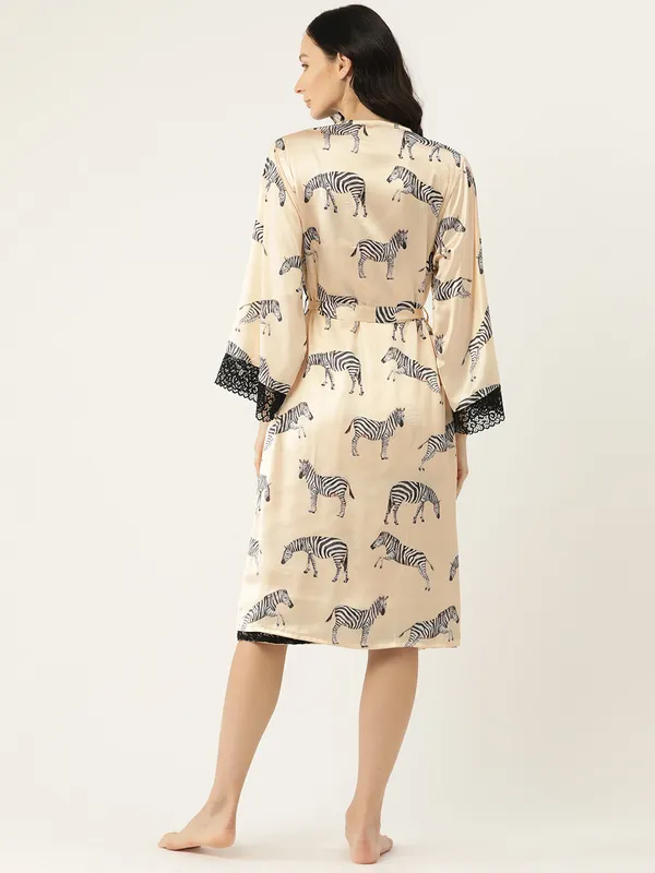Multicolor_Printed_Satin_Nightwear/Nightsuit_And_Matching_Robe_With_Lace