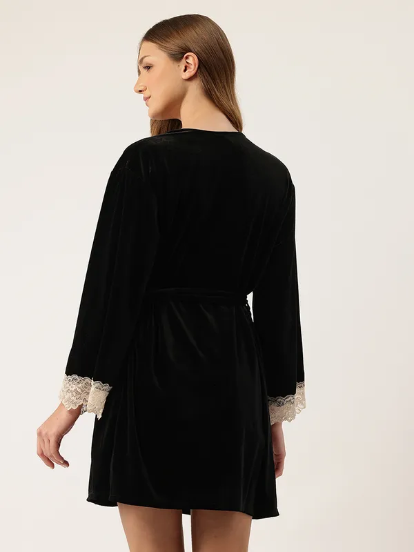 Black_Luxurious_Velvet_Babydoll_Nightwear_Robe_Set