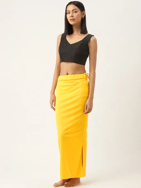 Yellow_Solid_Saree_Shapewear_For_Women