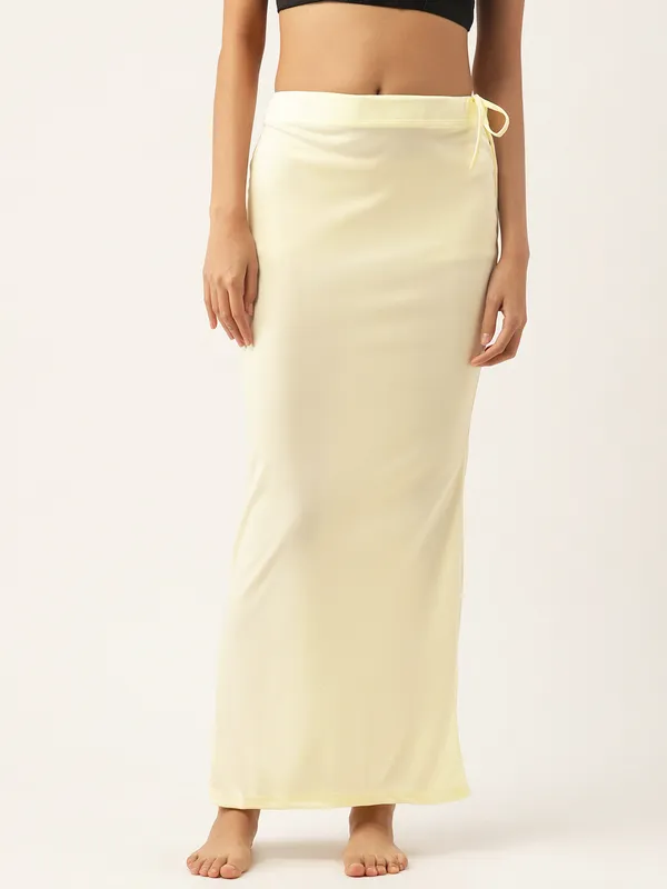 Off_White_Solid_Saree_Shapewear_For_Women