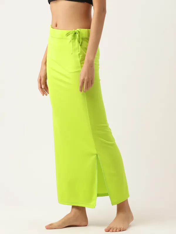Parrot_Green_Solid_Saree_Shapewear_For_Women