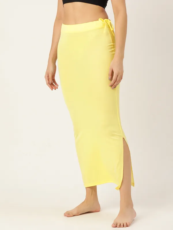 Pista_Yellow_Solid_Saree_Shapewear_For_Women
