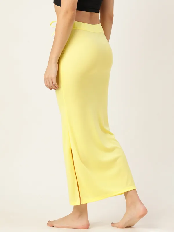 Pista_Yellow_Solid_Saree_Shapewear_For_Women