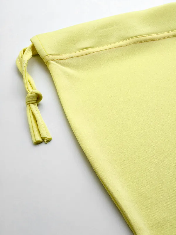 Pista_Yellow_Solid_Saree_Shapewear_For_Women