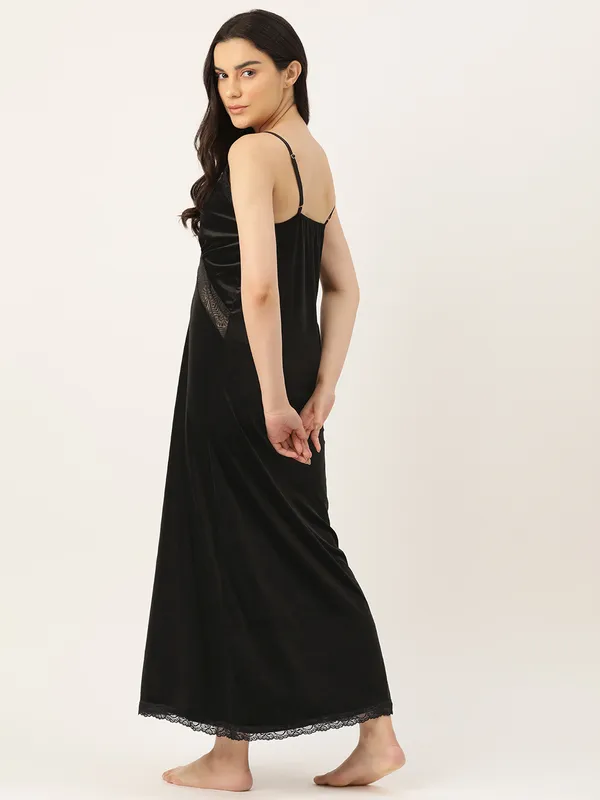 Black_Velvet_Nightwear/_Nighty_For_Women