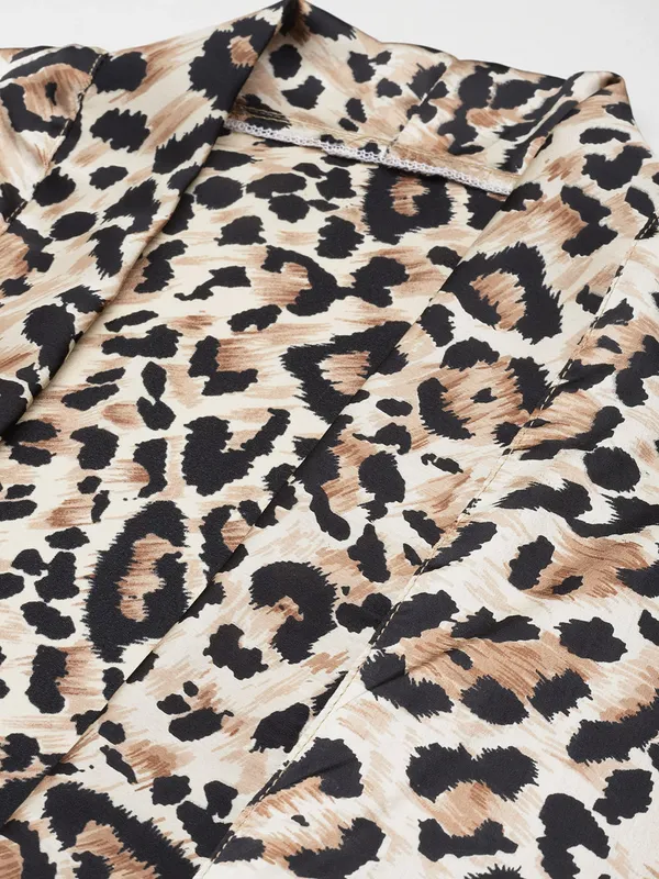 Brown_Cheetah_Printed_Robe_With_Lace_For_Women