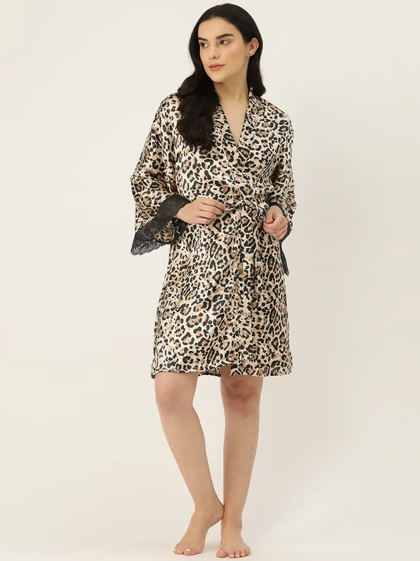 Brown_Cheetah_Printed_Robe_With_Lace_For_Women
