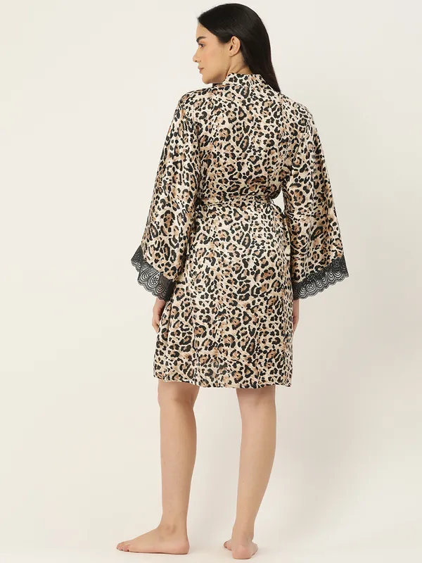 Brown_Cheetah_Printed_Robe_With_Lace_For_Women