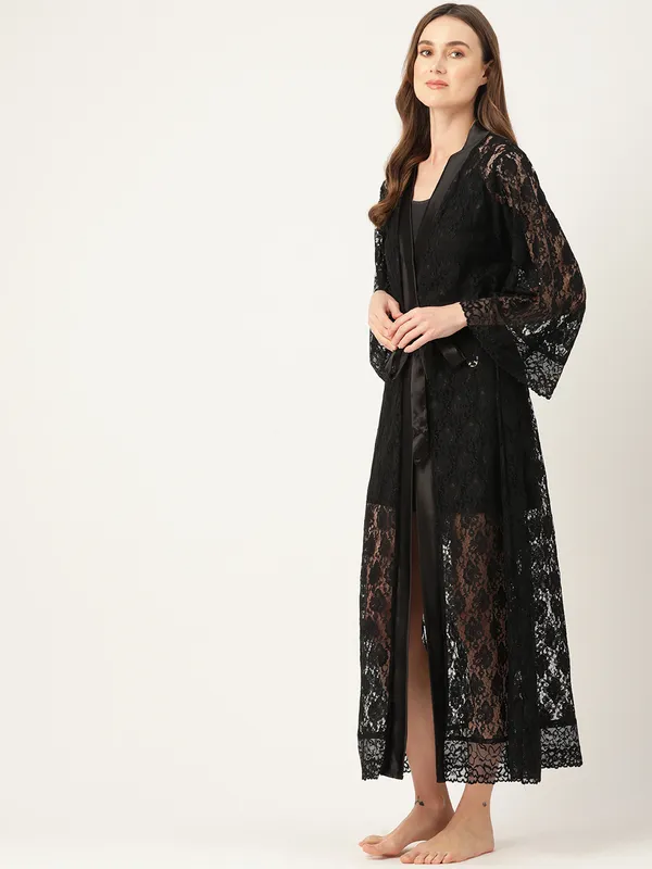 Black_Full_Length_Robe_With_Lace_For_Women