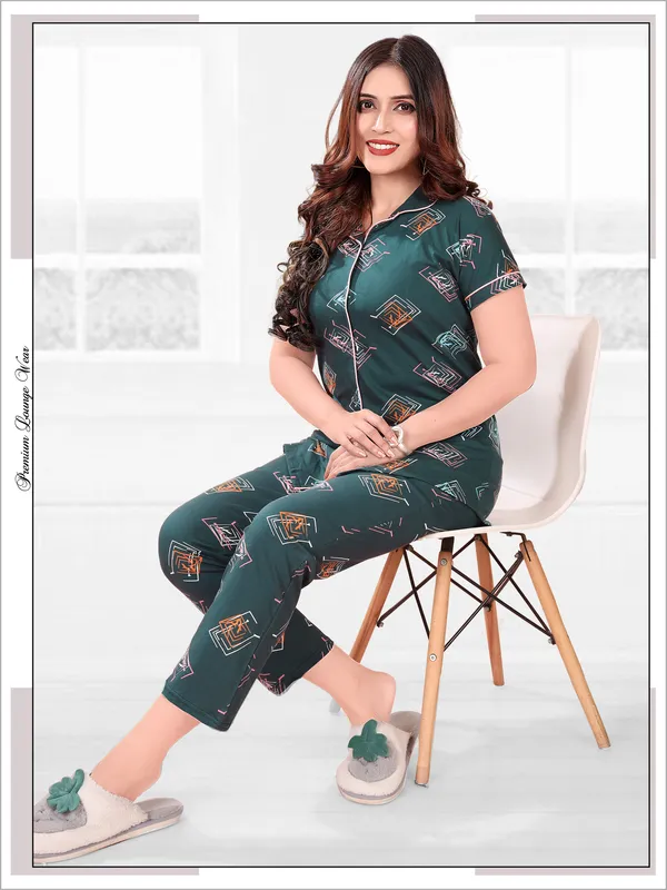 Dark_Green_Cotton_Printed_Shirt_&_Pyjama_Set_For_Women_(_Pack_Of_2_)