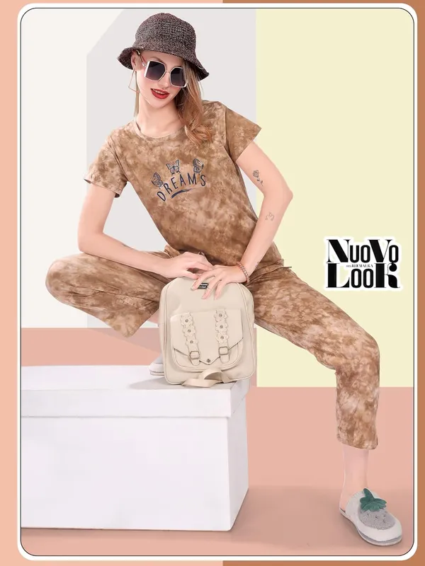 Gold_Two_Way_Lycra_Regular_Fit_Solid_Night_Wear_For_Women
