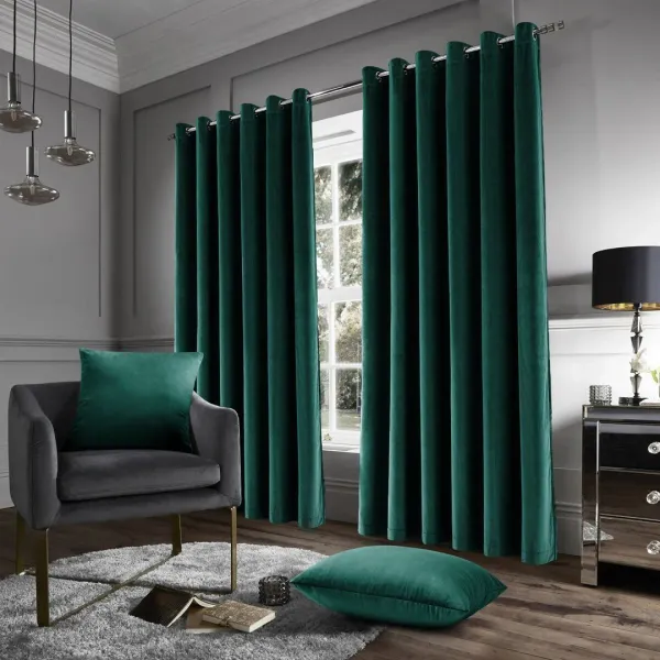 Bottle_Green_Plain_Velvet_Blackout_Curtain