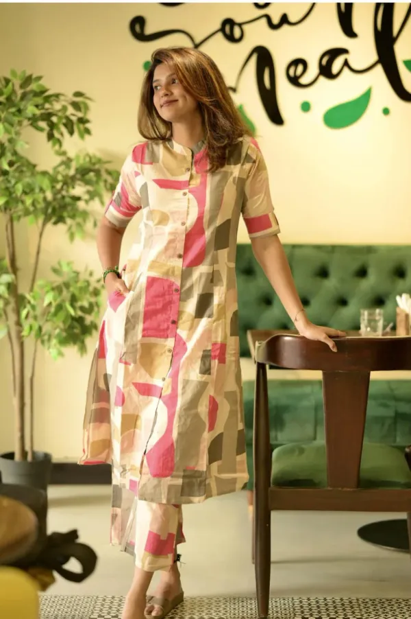Pink_&_Beige_Abstract_Patchwork_Cotton_Kurta_Set