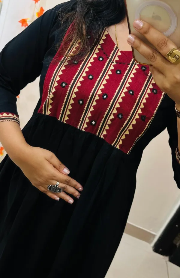 Black_Cotton_Embroidered_Kurti_Set_with_Contrast_Maroon_Yoke