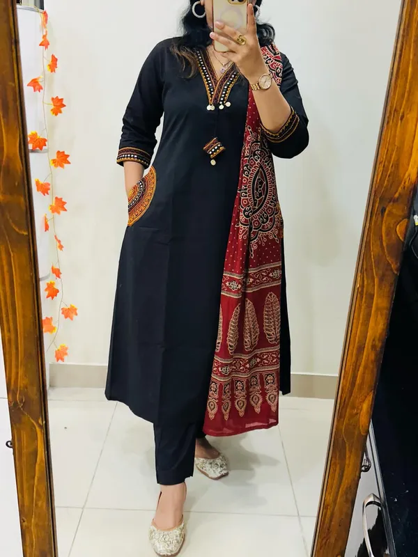 Black_Kurta_Set_with_Maroon_Ajrakh-Inspired_Dupatta