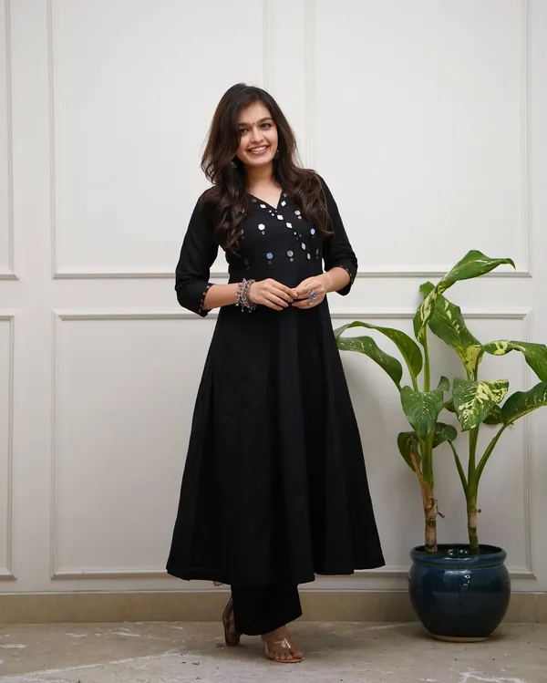 Black_Mirror-Work_Anarkali_Kurti_Set