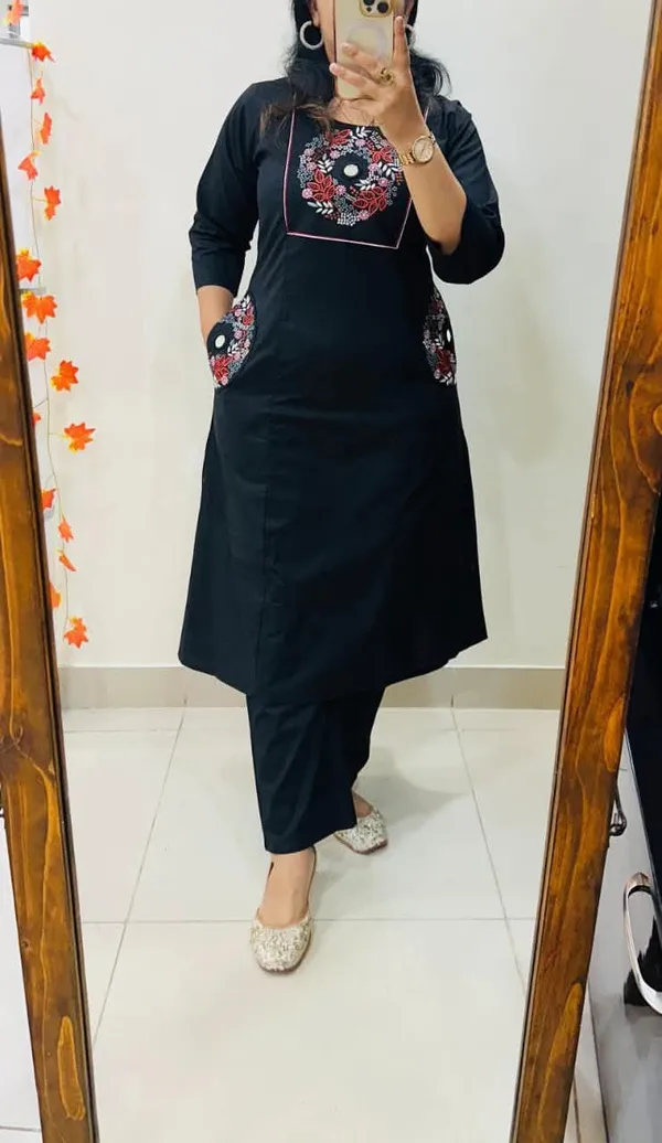 Elegant_Black_Floral_Embroidered_Straight_Kurta_Set