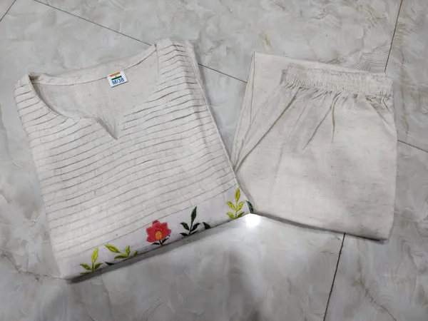 White_Cotton_Kurta_Pant_Set_With_Embroidery