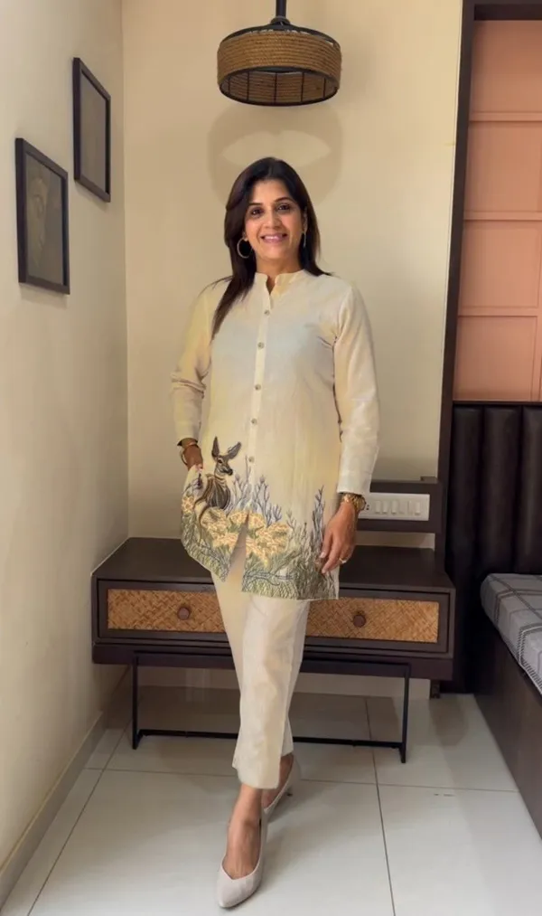 Ivory_Nature-Inspired_Printed_Straight_Kurti_Set