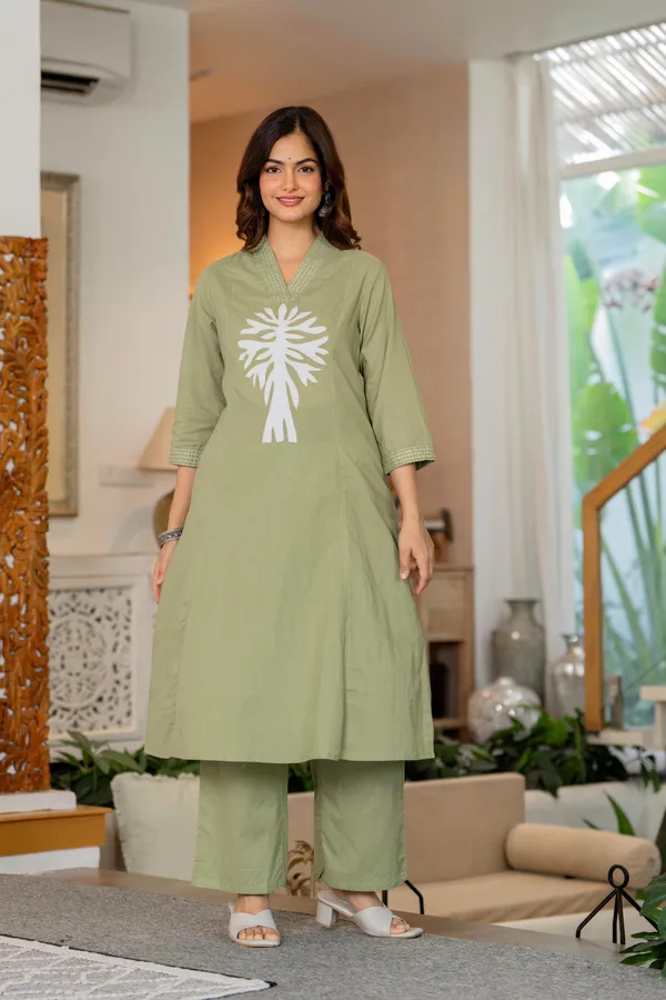 Light_Green_Kurta_Set_with_Bold_Leaf_Motif