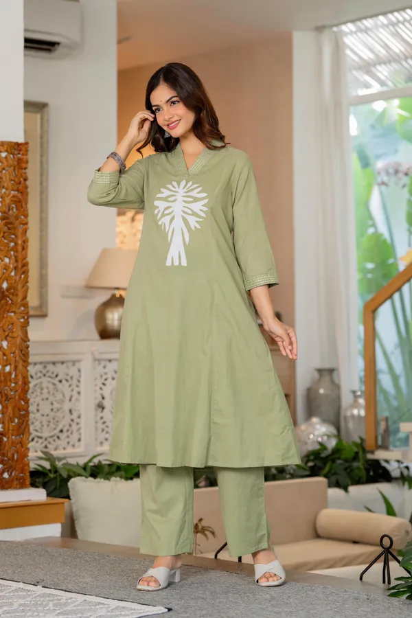 Light_Green_Kurta_Set_with_Bold_Leaf_Motif