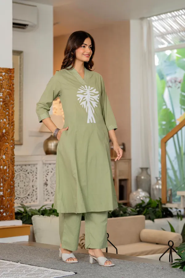 Light_Green_Kurta_Set_with_Bold_Leaf_Motif